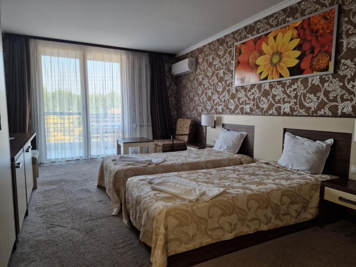 Hotel Alisa Pavel Banya Esterno foto
