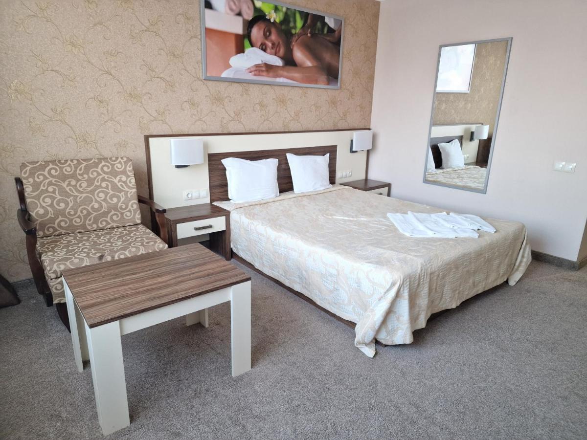 Hotel Alisa Pavel Banya Esterno foto