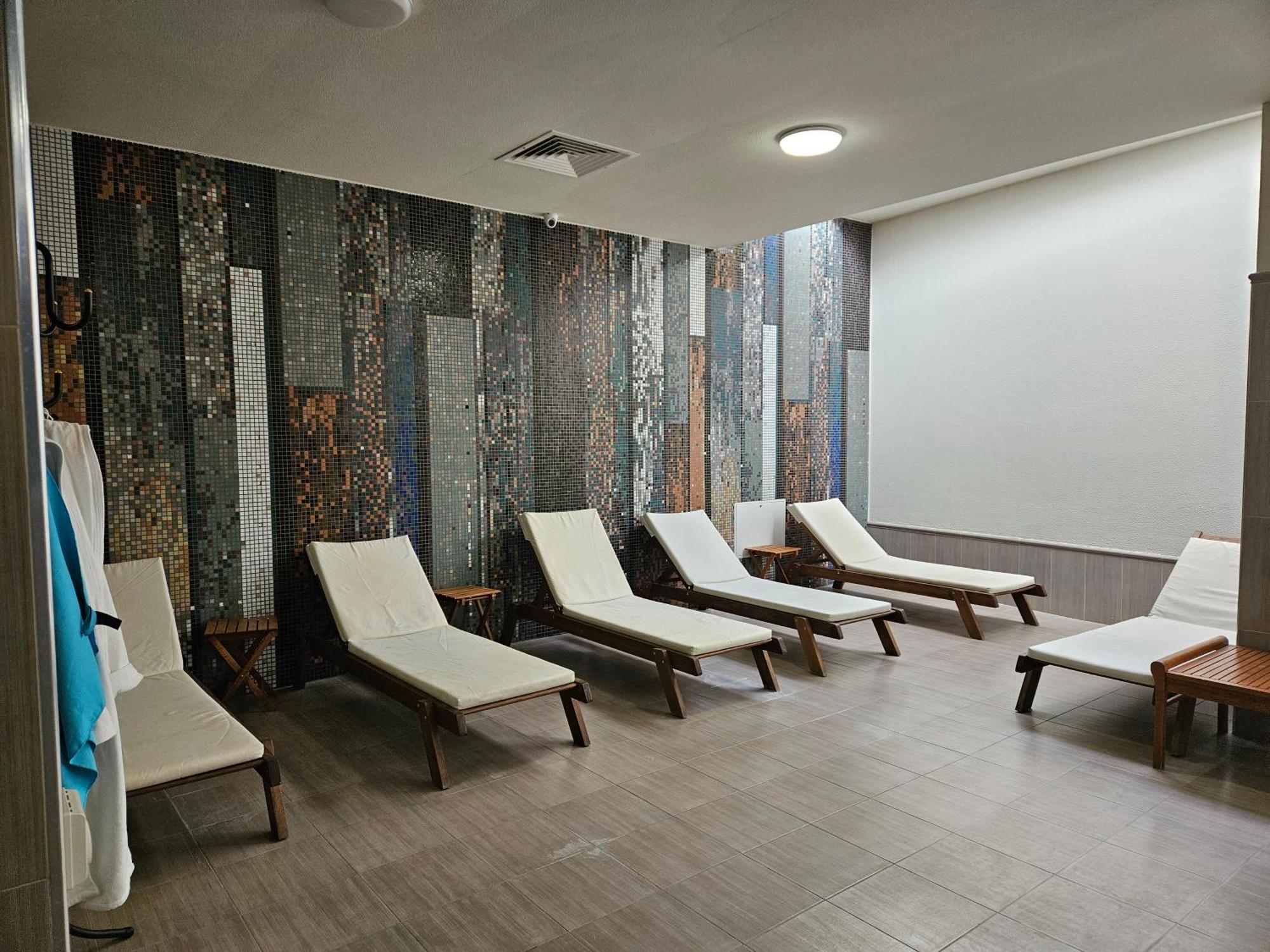 Hotel Alisa Pavel Banya Esterno foto