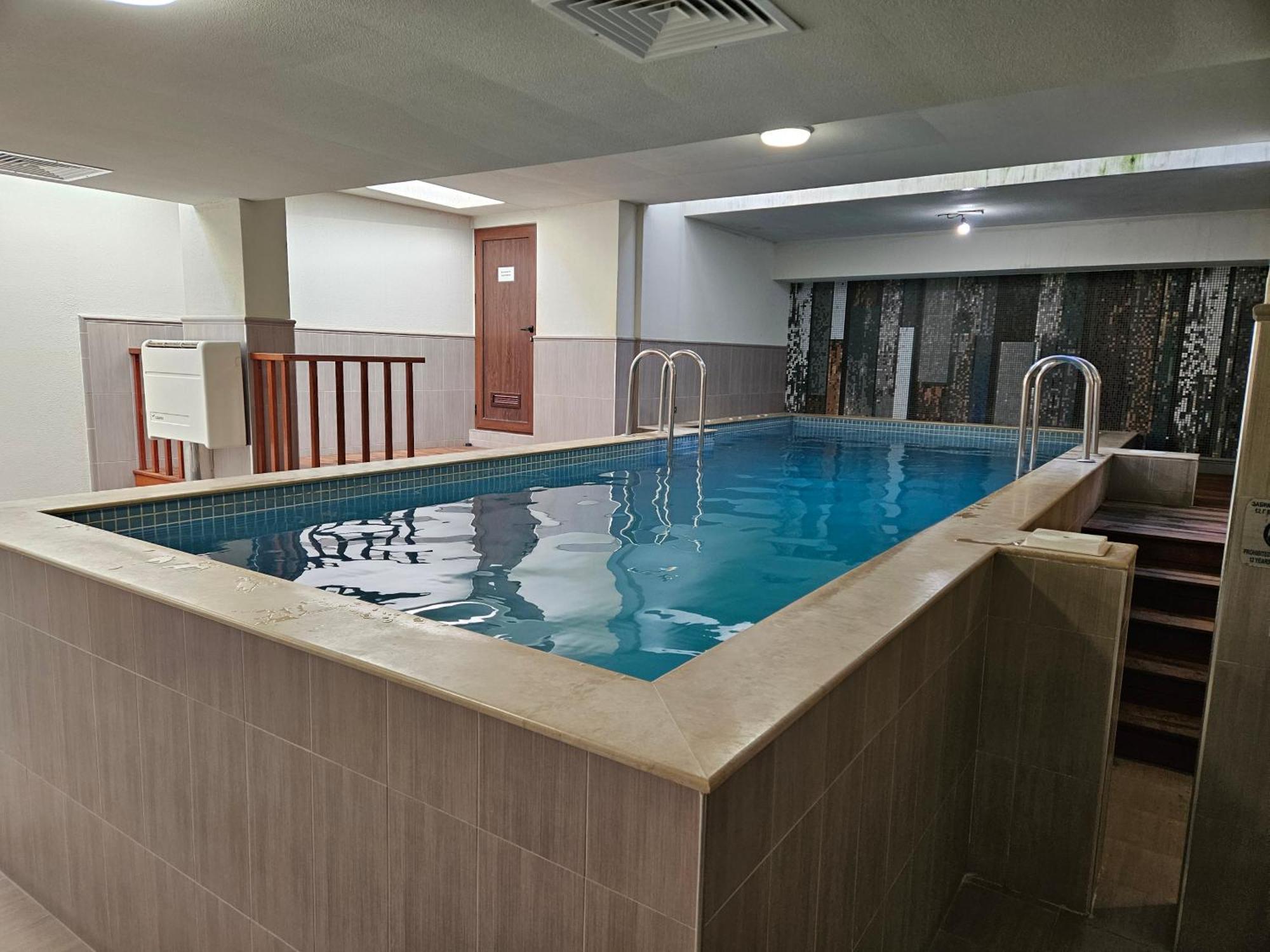 Hotel Alisa Pavel Banya Esterno foto