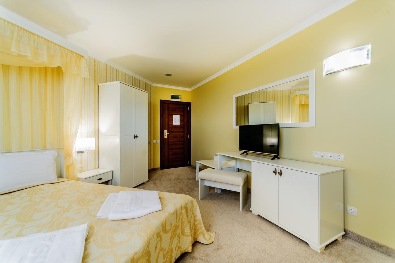 Hotel Alisa Pavel Banya Esterno foto