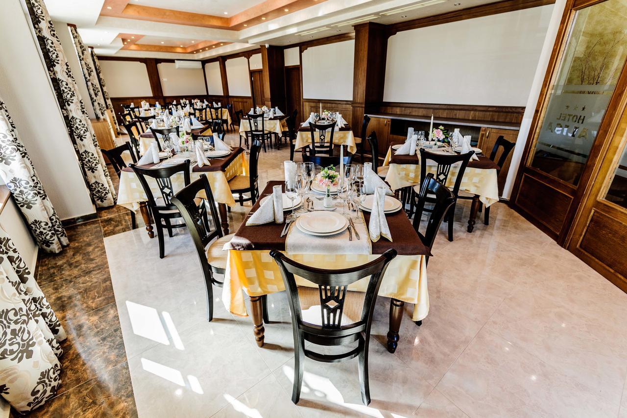 Hotel Alisa Pavel Banya Esterno foto